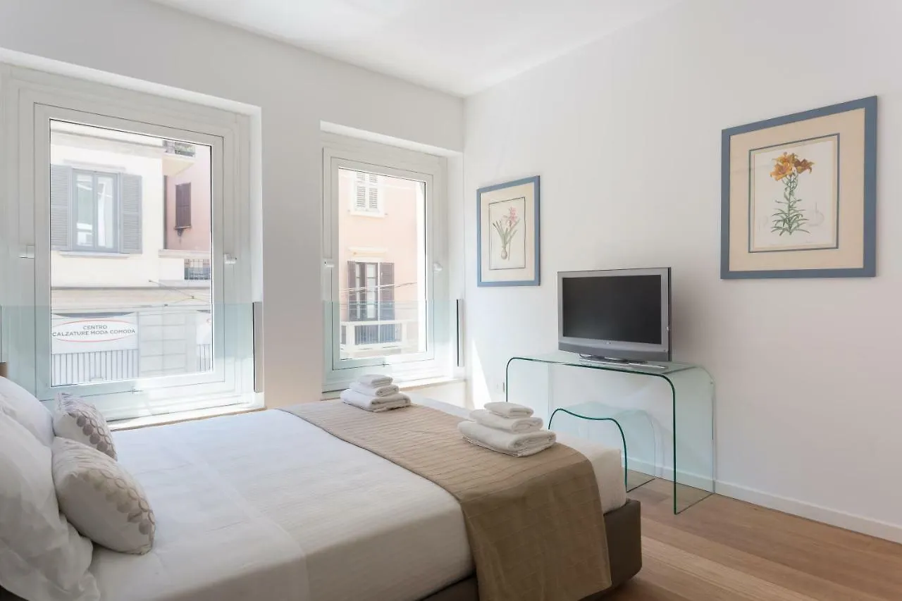 Meravigli 16 - Apt B - Duomo City Center Elegant Apartment Milan 0*,