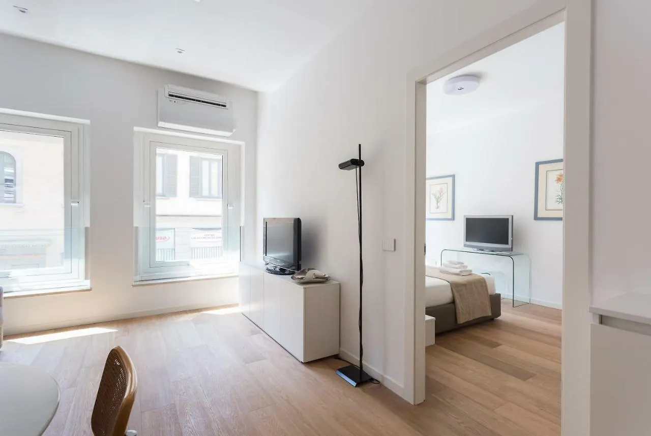Meravigli 16 - Apt B - Duomo City Center Elegant Apartment Milan
