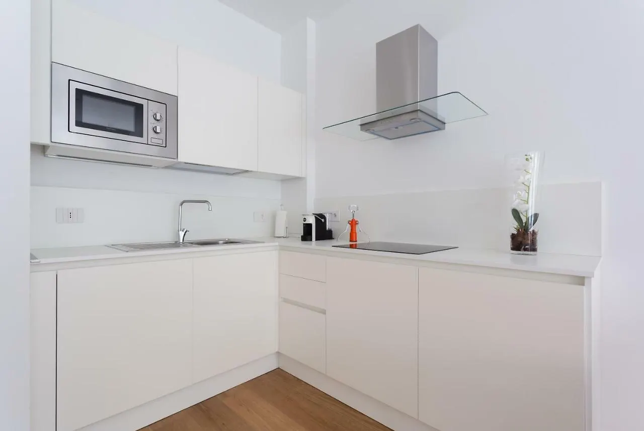 Meravigli 16 - Apt B - Duomo City Center Elegant Apartment Milan Italy