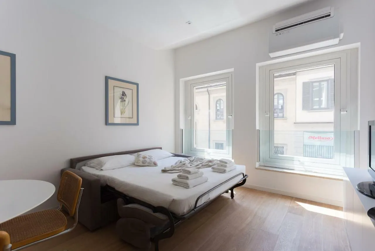 Meravigli 16 - Apt B - Duomo City Center Elegant Apartment Milan